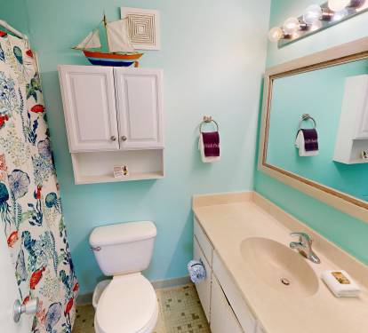 Bathroom 2 (Connected to Bedroom 3)