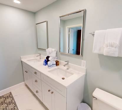 Guest Bathroom 2