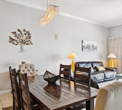 Spacious Oceanview Lounge