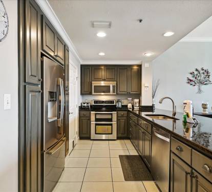 Modern Chef’s Kitchen