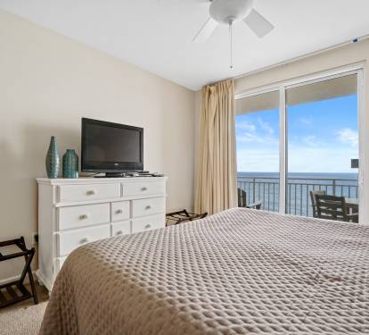 Serene Oceanview Escape