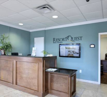 Amenity-Tidewater PCB Lobby-DSC_3052.JPG
