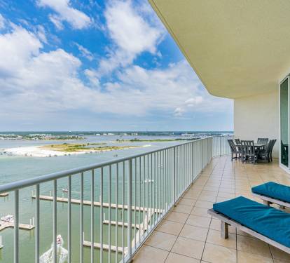 20 CAPHC1 BALCONY