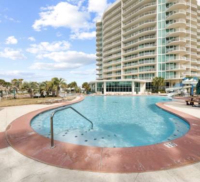 12 Caribe Outdoor Pools