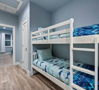 26 Koastal Kabana Built-in Hallway Bunks
