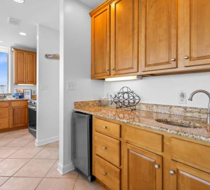 13 Lagoon Tower 902 Wet Bar