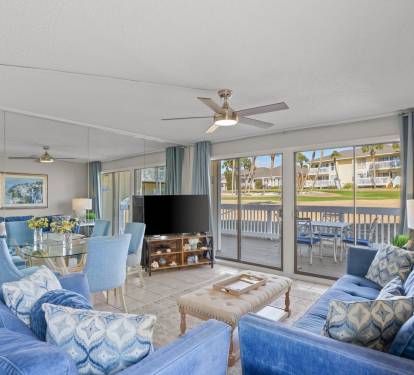 Overlooking the golf course in Destin, Florida, this bright coastal retreat offers relaxing views, comfortable living spaces, and easy access to white-sand beaches, dining, golf, and local attractions along the Emerald Coast.