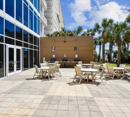 Exterior-Outdoor Eating Grills-_KLH7720