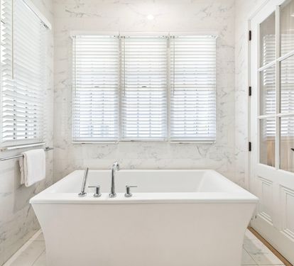 Primary King En-Suite - Soaking Tub