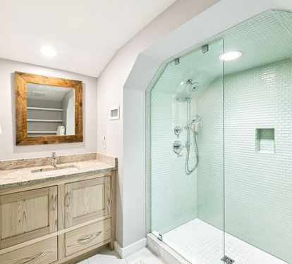 Twin Guest En-Suite - Single Vanity + Walk-In Shower