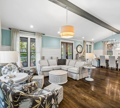 Bright & Open Living Area with Ample Seating