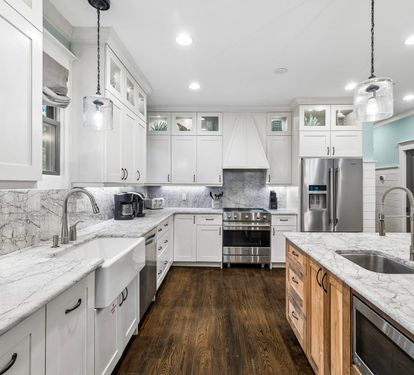 Fully Equipped with Stainless Steel Appliances