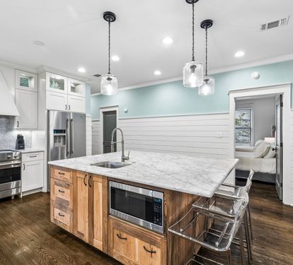 Spacious Kitchen Island with Bar Seating for 4