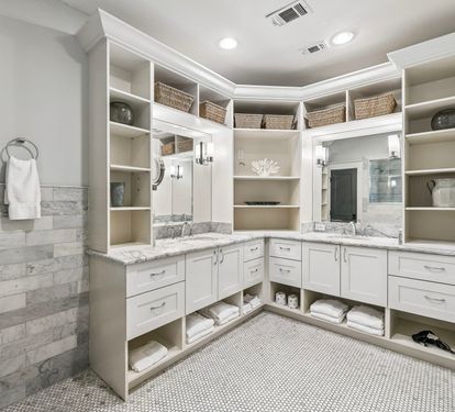 Primary King En-Suite - Dual Vanities & Ample Storage Space