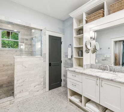 Primary King En-Suite - Walk-In Shower