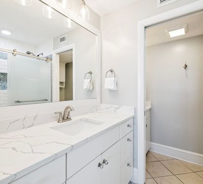 Primary King En-Suite - Dual Vanities