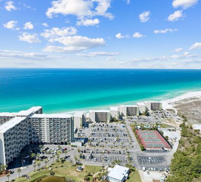 Book Your Next Getaway at 'Emerald Hideaway' Today!