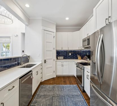 Fully Equipped with Stainless Steel Appliances