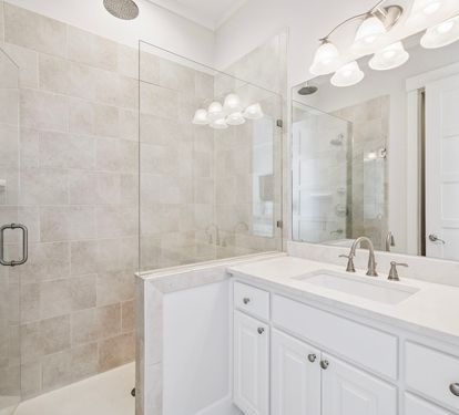 King Guest En-Suite - Single Vanity + Walk-In Shower