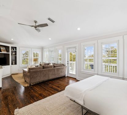 Unwind in the Spacious 3rd Floor Suite!