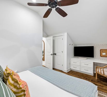 King Guest Suite - Dedicated Workspace + Flat-Screen TV
