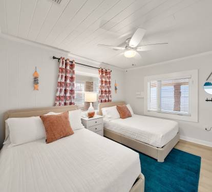 Bedroom #1, 2 full beds