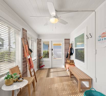 Entry/Sunroom