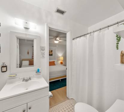 Bathroom #1, Jack and Jill