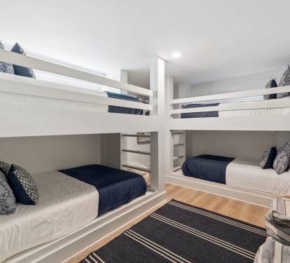 1st Floor Bunk Room - Twin over Twin + Full over Full Bunks