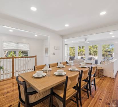 Dining Area - Offering Seating for 8