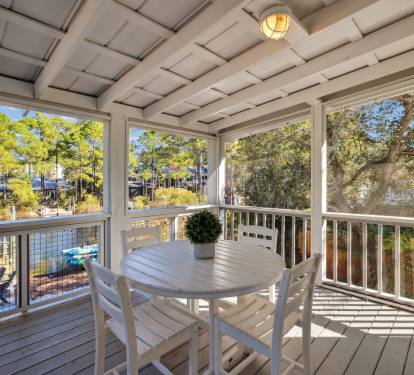 Enjoy Al Fresco Dining for 4 on the Screened-In Porch