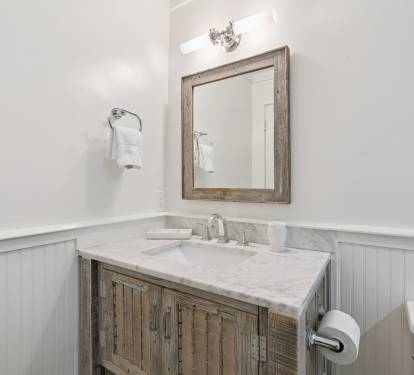Primary King En-Suite - Single Vanity