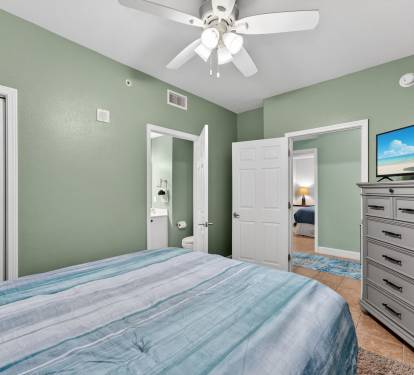 Queen Bedroom