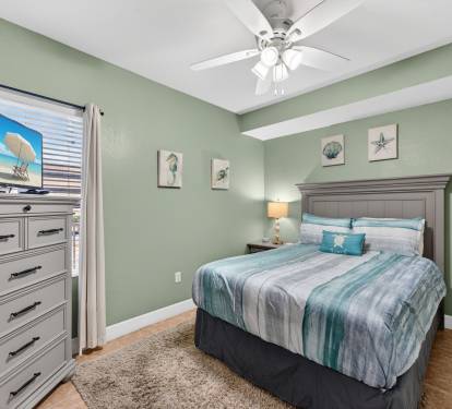 Queen Bedroom