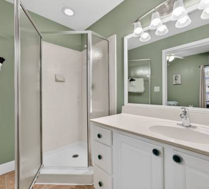Queen Bedroom Bath