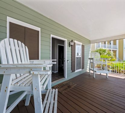 Salty Seashell 1st Level Front Balcony