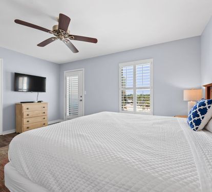 Salty Seashell Primary Bedroom with King Bed (2nd Level)
