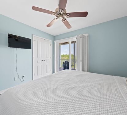 Salty Seashell Bedroom 3 with King Bed (2nd Level)