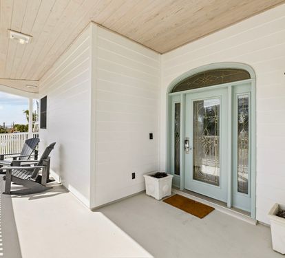 Inviting Front Porch - Perfect for Morning Coffee