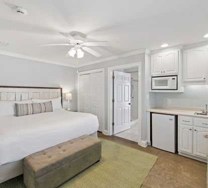 1st Floor - King Guest Suite