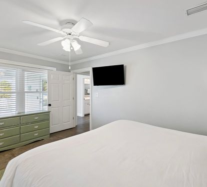 King Guest Suite - Equipped with a Flat-Screen TV