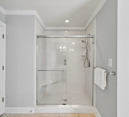 King Guest Suite - Walk-In Shower