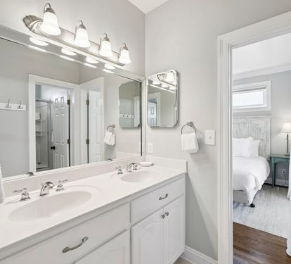 3rd Floor Shared Bathroom - Dual Vanities