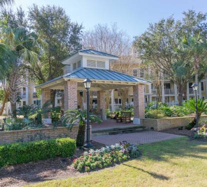 Take a stroll through the courtyard on your way to the pool. 