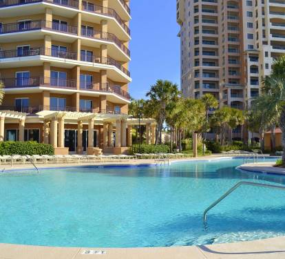 The luxurious (shared) pool located at the resort