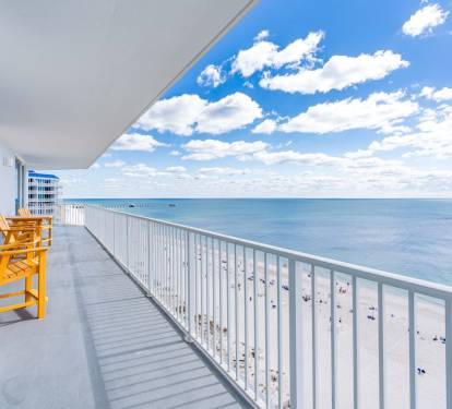 Lighthouse 1118 Gulf Front Balcony