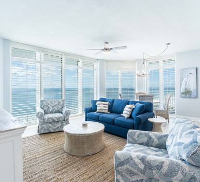 Lighthouse 1118 Living Room with Queen Sleeper