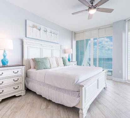 Lighthouse 1118 Primary Bedroom with King Bed