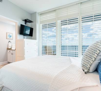 Lighthouse 1118 Bedroom 2 with Queen Bed