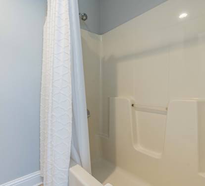 Lighthouse 1118 Bathroom 2 with Tub Shower Combo
